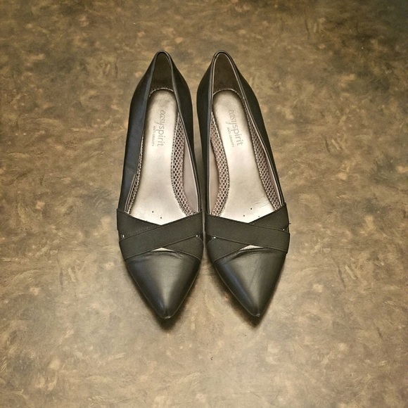 Black Pumps - Picture 1 of 4